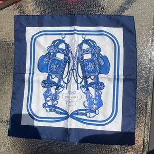 GORGEOUS  vintage blue and white Hermès scarf✨